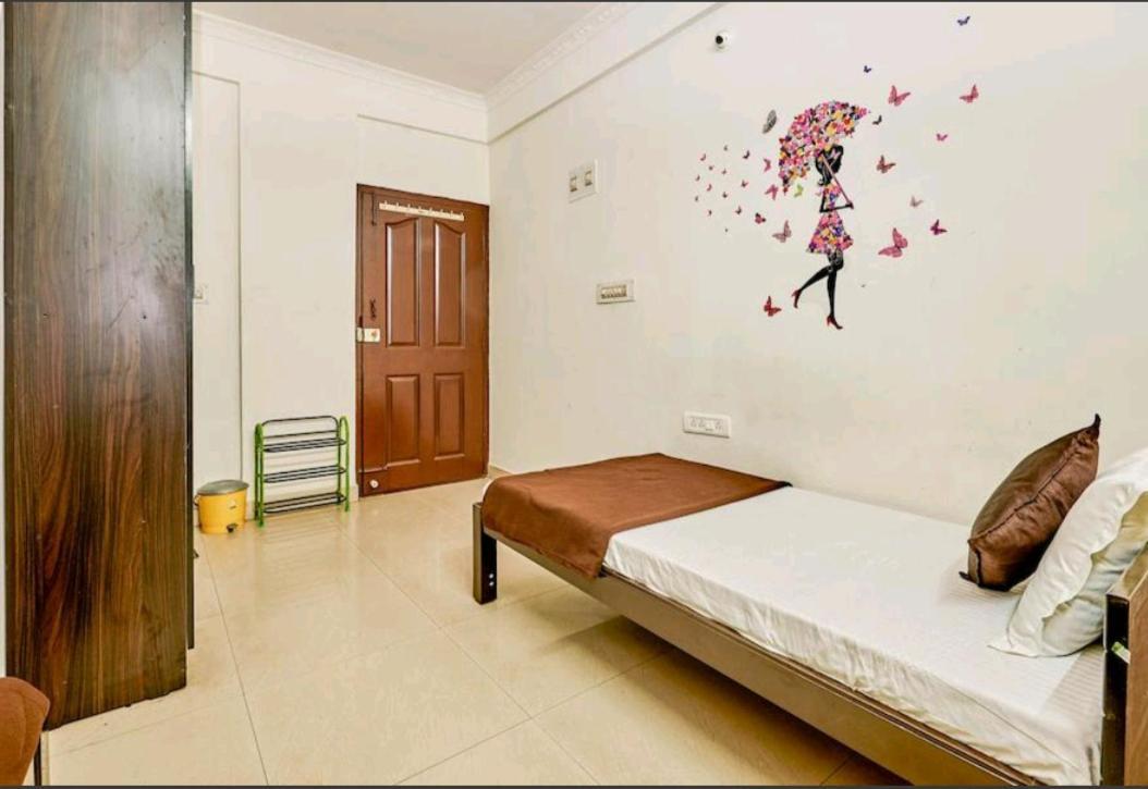 העיר בנגלור Transit Dorms - A Backpackers Inn & Hostel מראה חיצוני תמונה