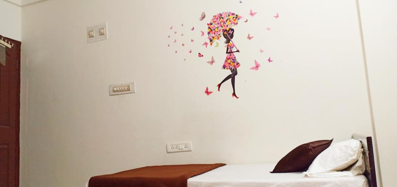 העיר בנגלור Transit Dorms - A Backpackers Inn & Hostel מראה חיצוני תמונה