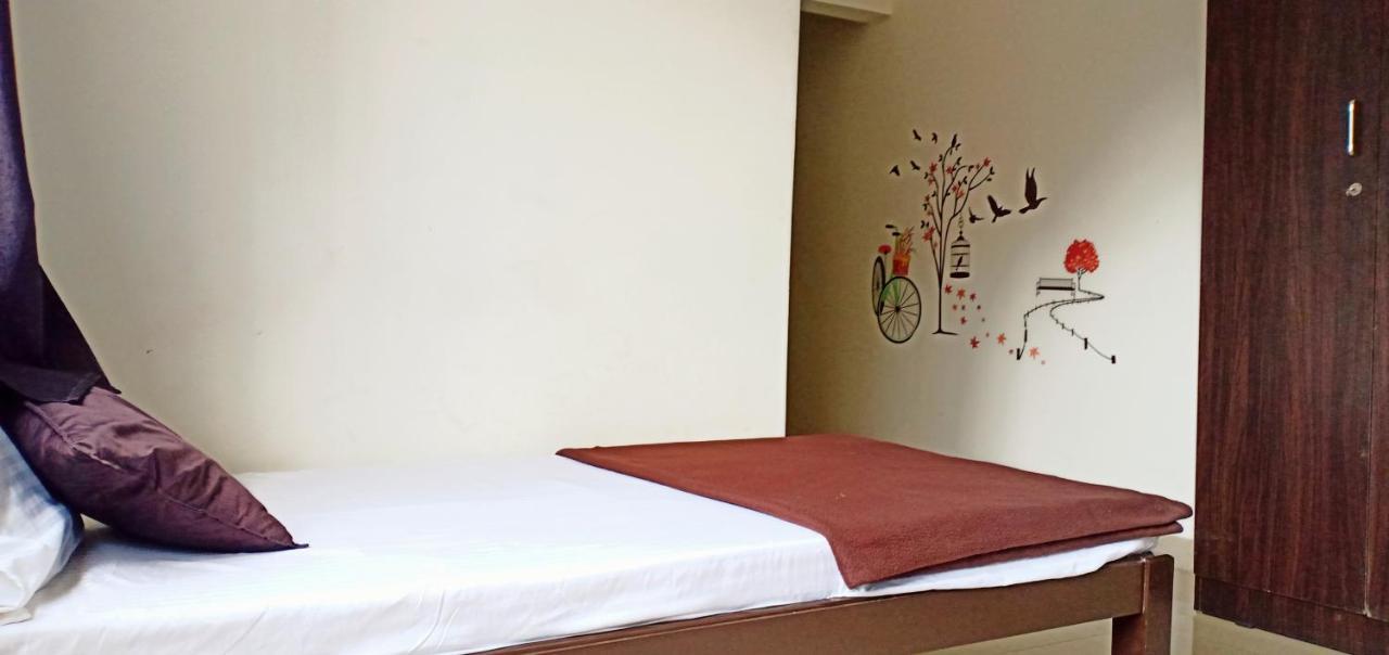 העיר בנגלור Transit Dorms - A Backpackers Inn & Hostel מראה חיצוני תמונה